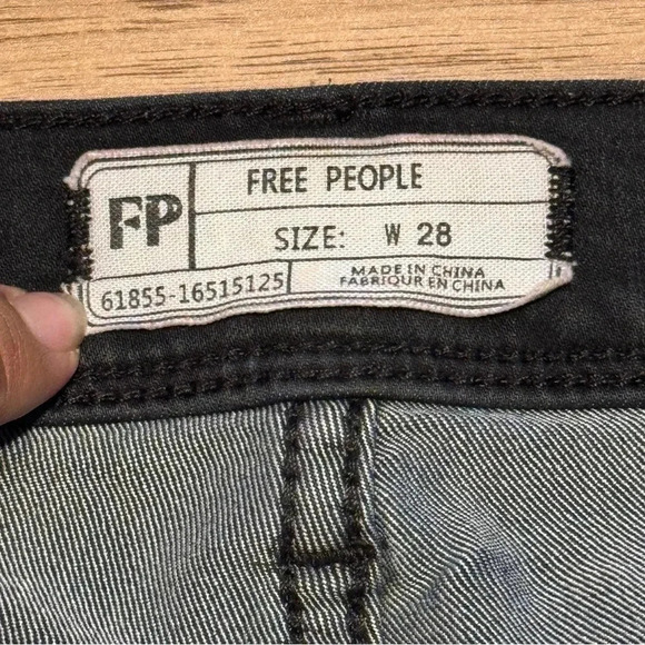 Free People Dark Wash Skinny Jeans Size 28 - Picture 6 of 10
